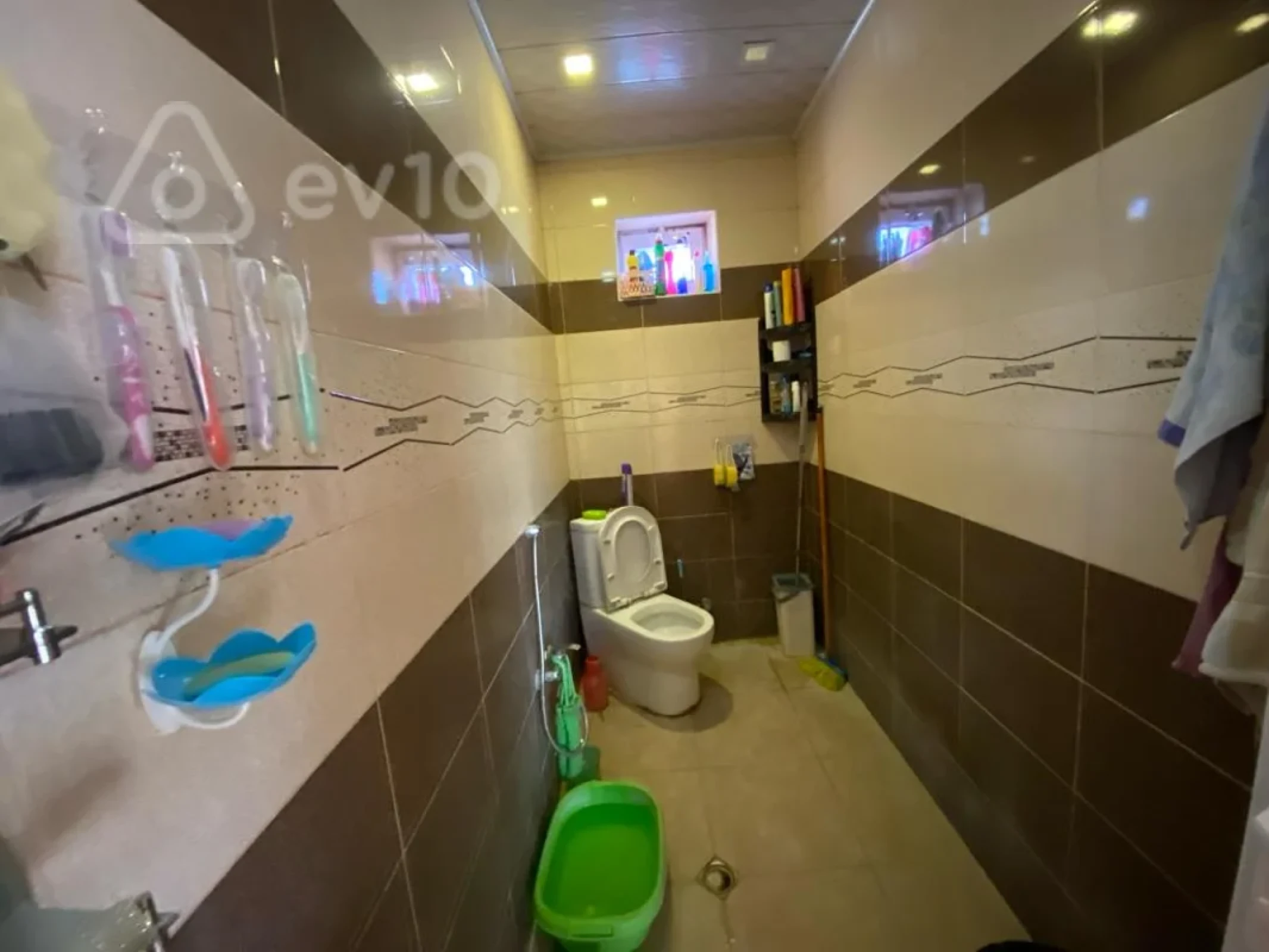 Satılır 8 otaqlı həyət evi 150 m²