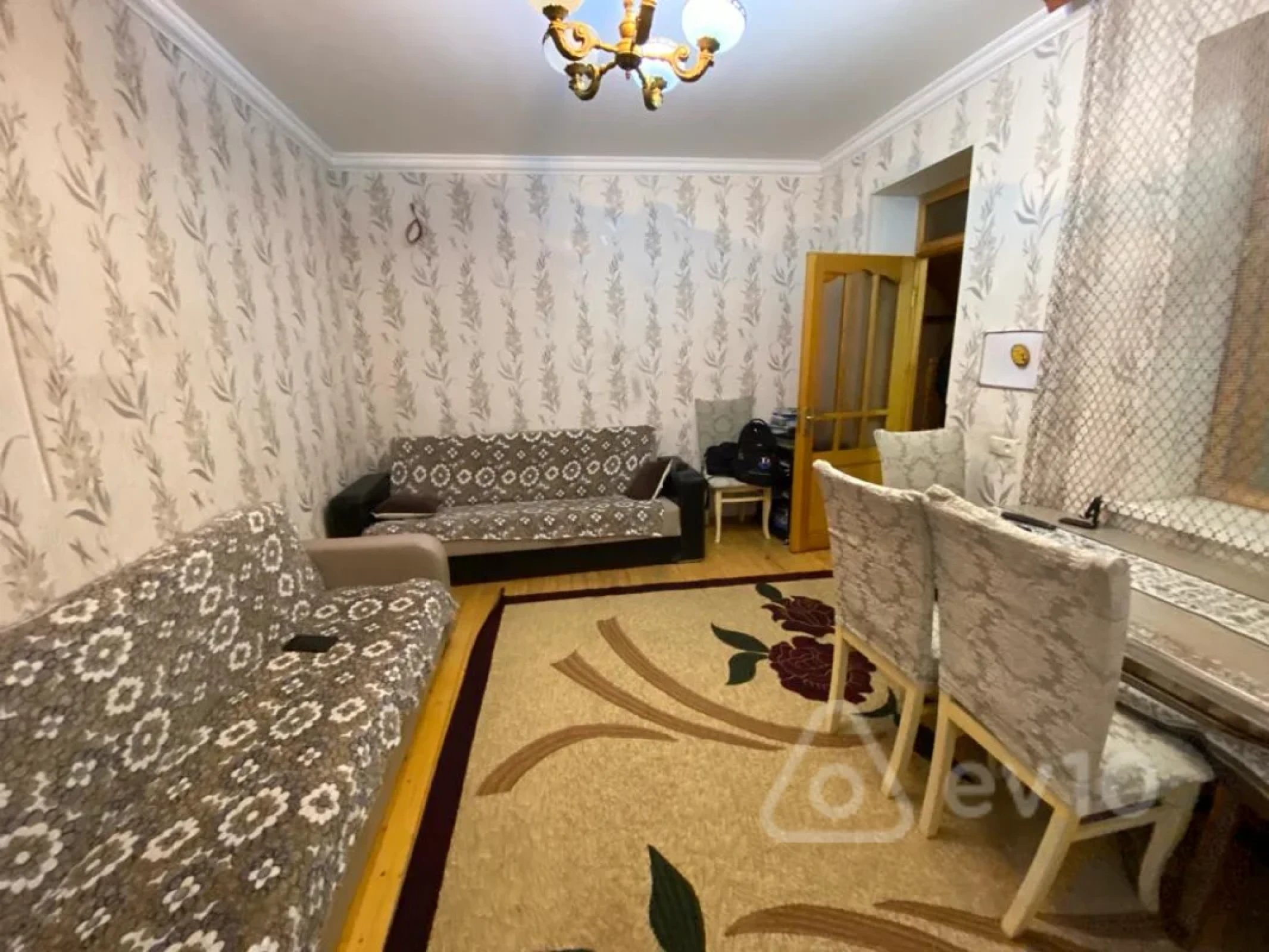 Satılır 8 otaqlı həyət evi 150 m²
