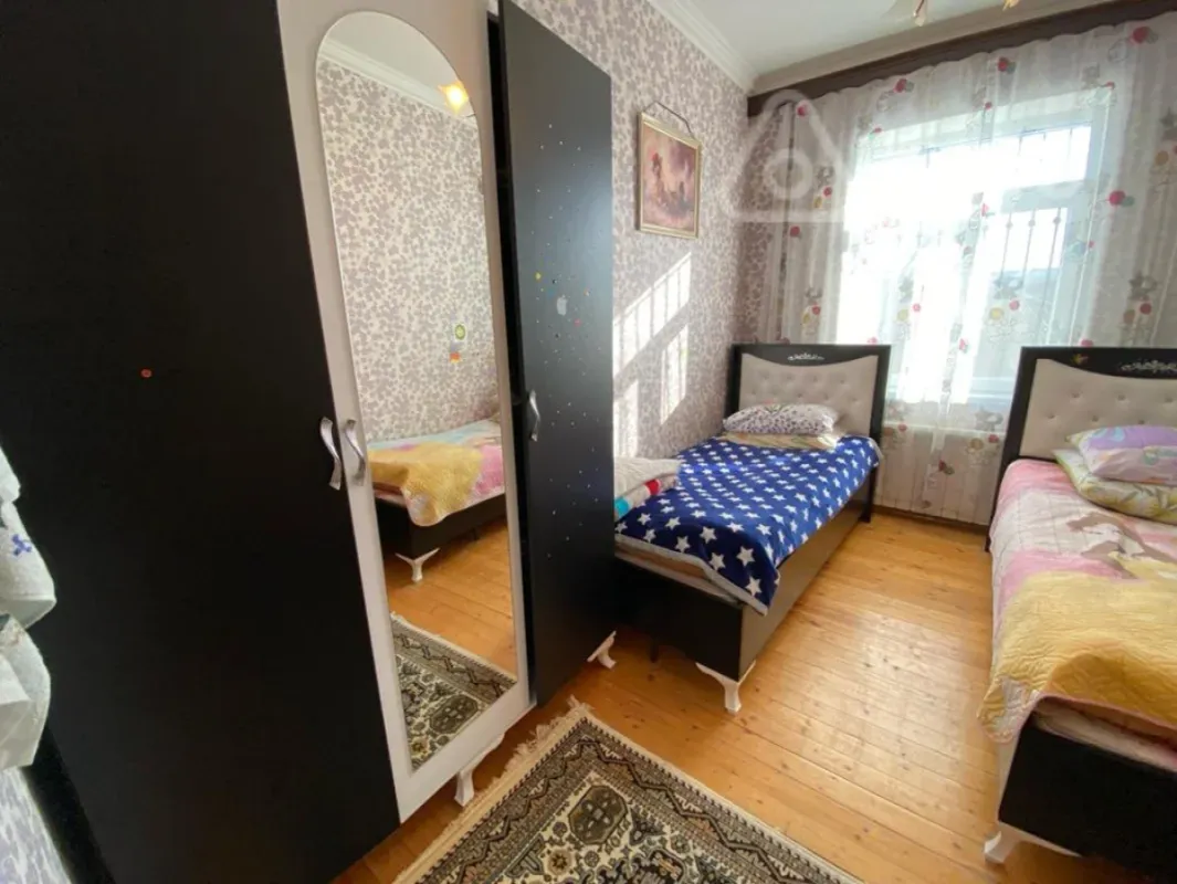 Satılır 8 otaqlı həyət evi 150 m²