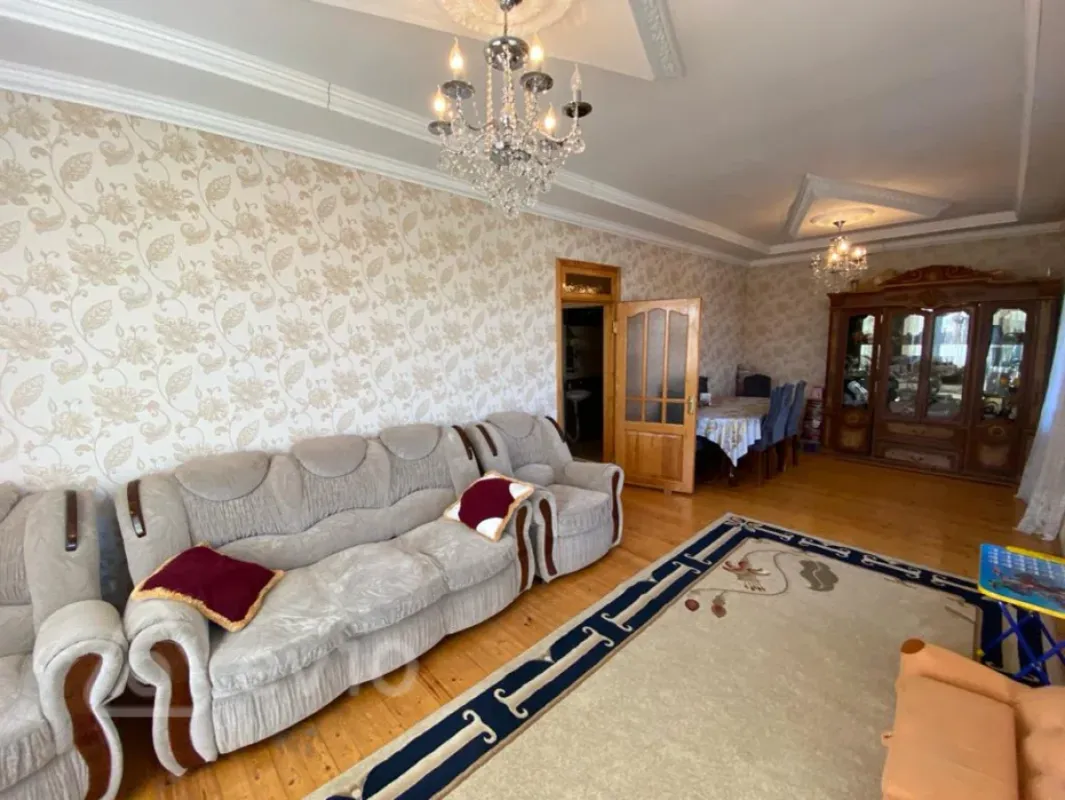 Satılır 8 otaqlı həyət evi 150 m²