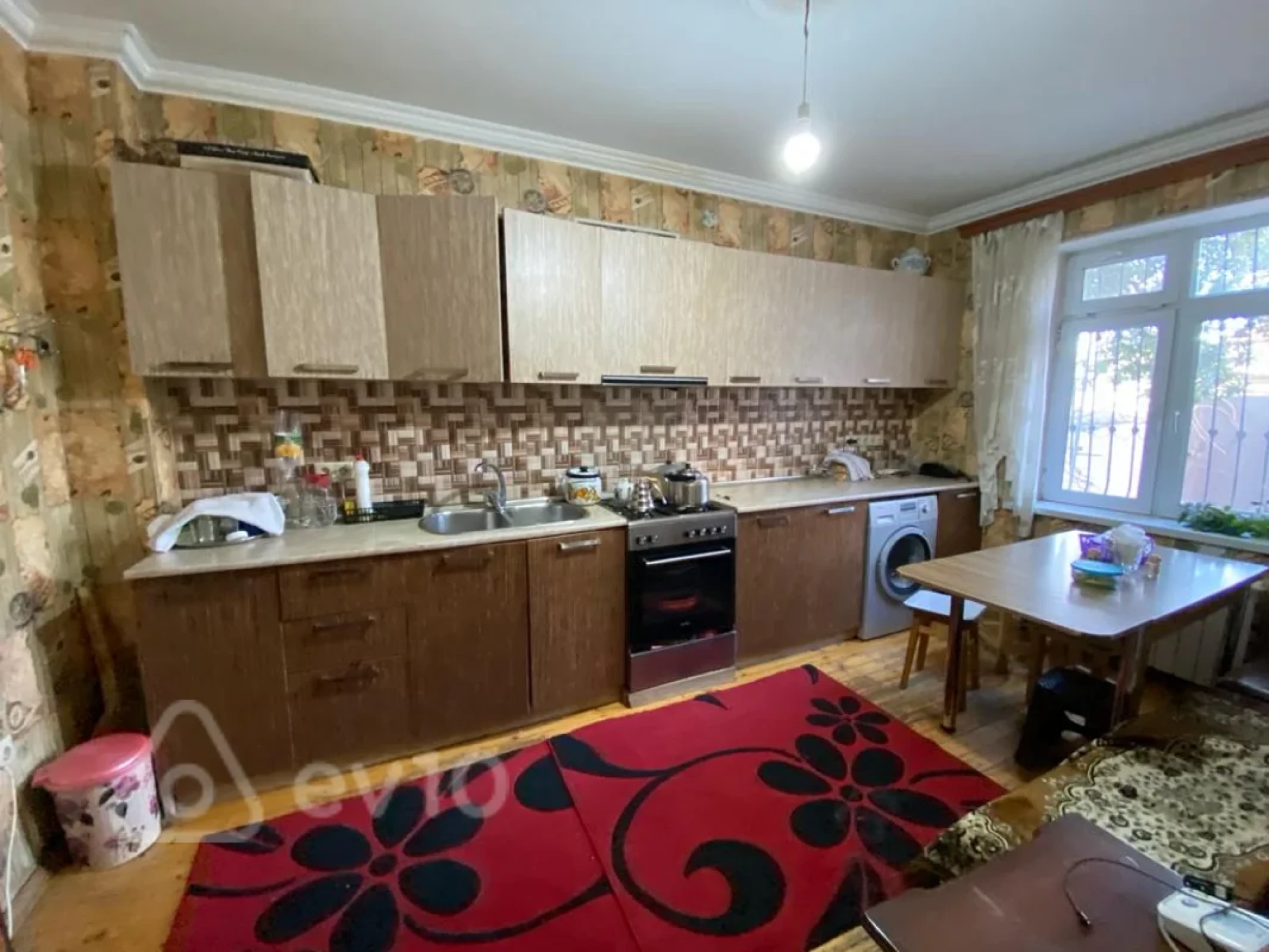 Satılır 8 otaqlı həyət evi 150 m²