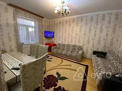 Satılır 8 otaqlı həyət evi 150 m²
