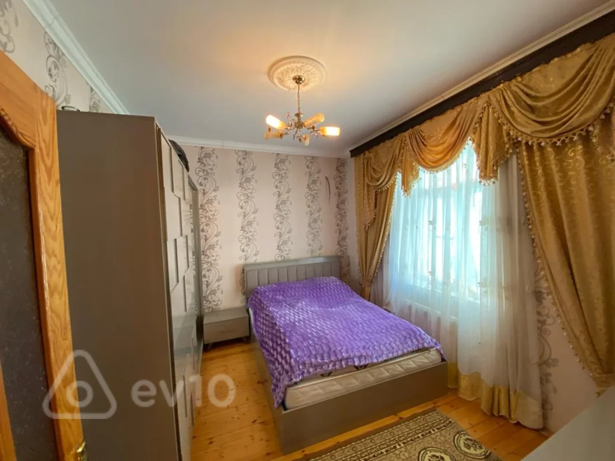Satılır 8 otaqlı həyət evi 150 m²