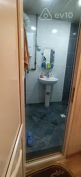 Satılır 2 otaqlı köhnə tikili 75 m²