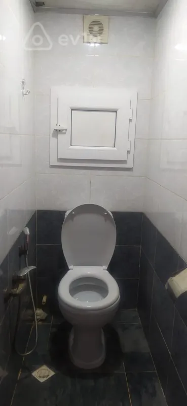 Satılır 2 otaqlı köhnə tikili 75 m²
