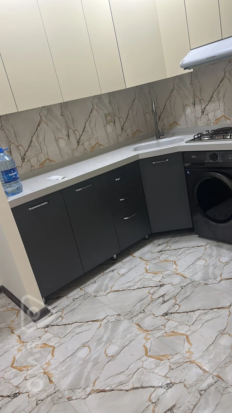 Kirayə verilir 2 otaqlı yeni tikili 60 m²