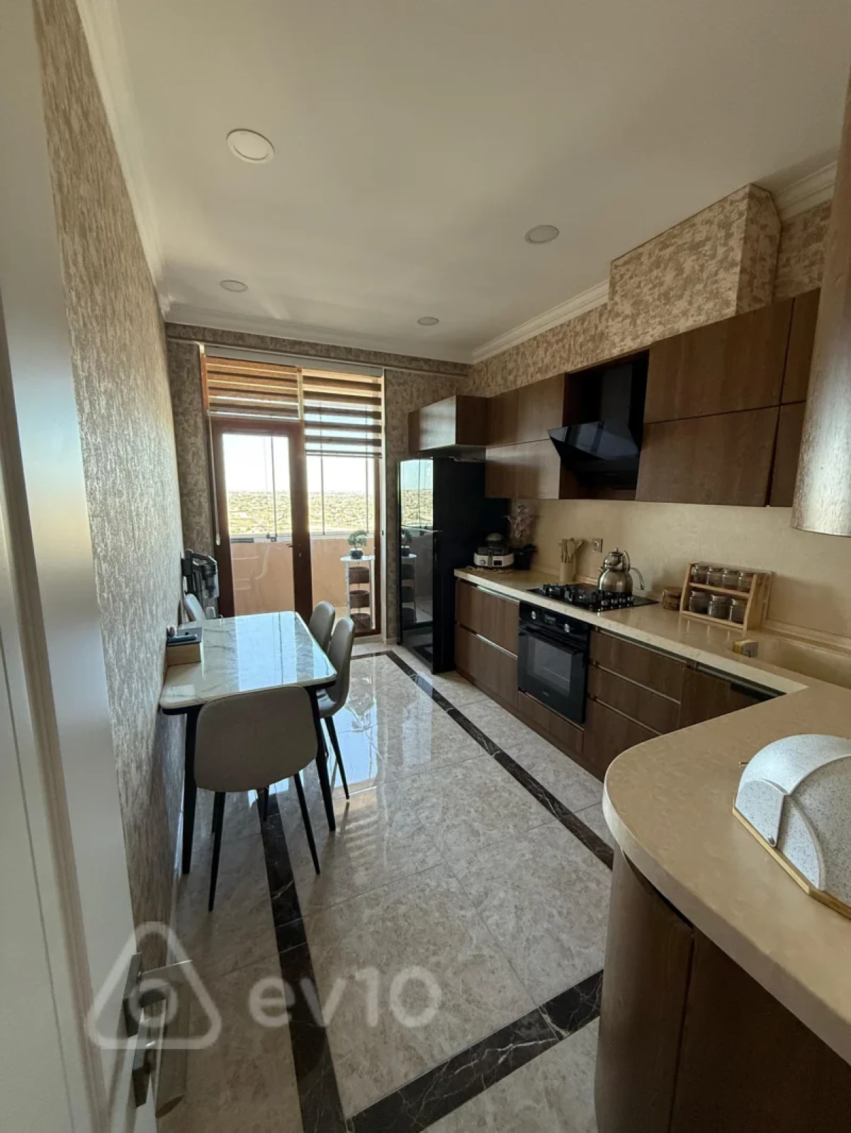 Satılır 3 otaqlı yeni tikili 110 m²