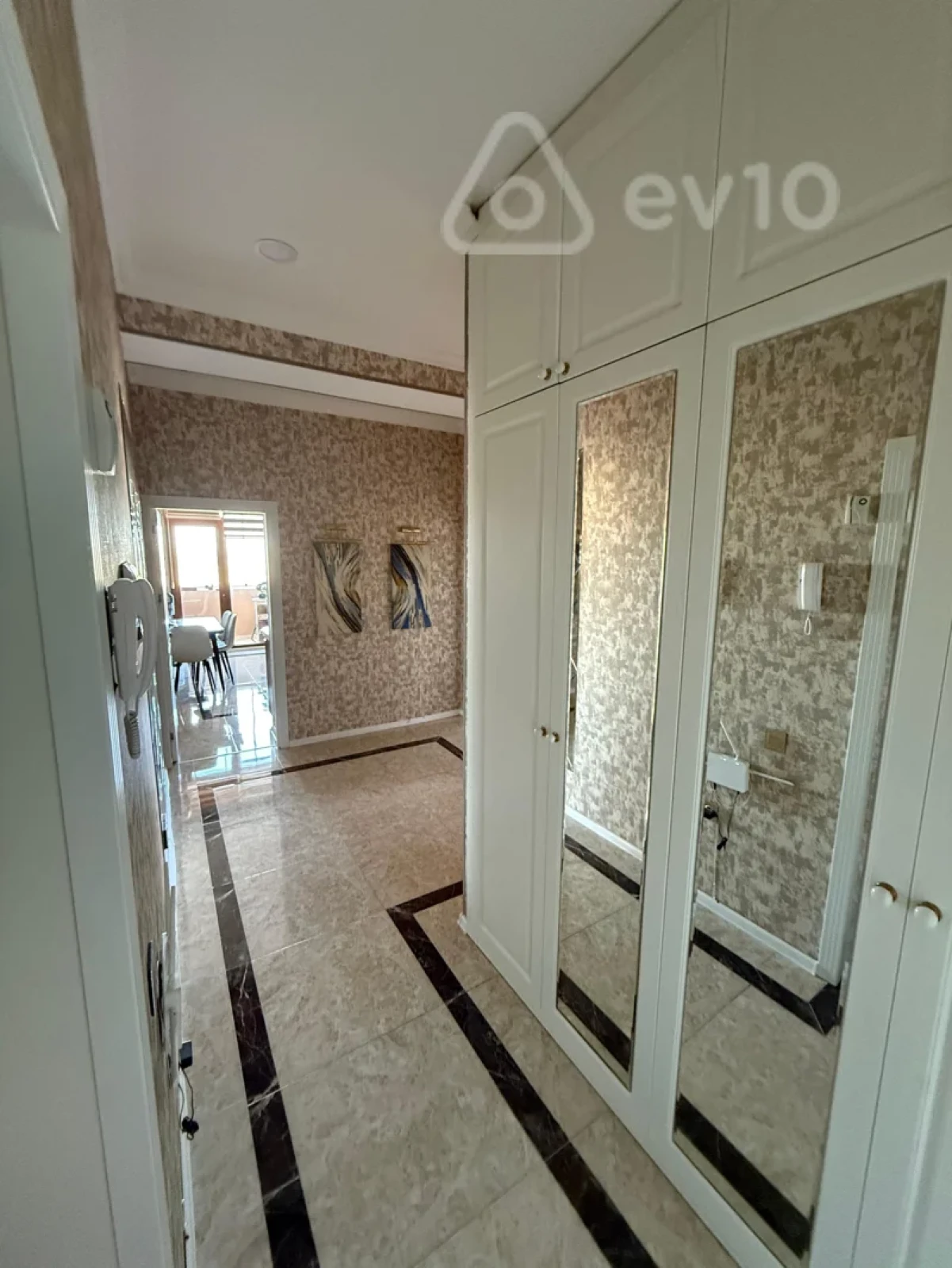 Satılır 3 otaqlı yeni tikili 110 m²