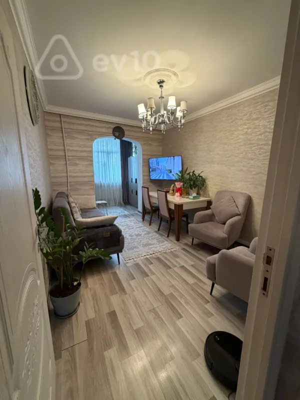 Satılır 3 otaqlı köhnə tikili 64 m²