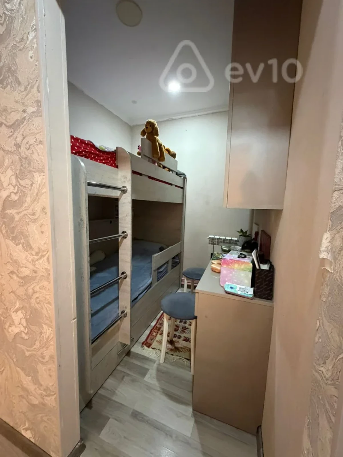 Satılır 3 otaqlı köhnə tikili 64 m²