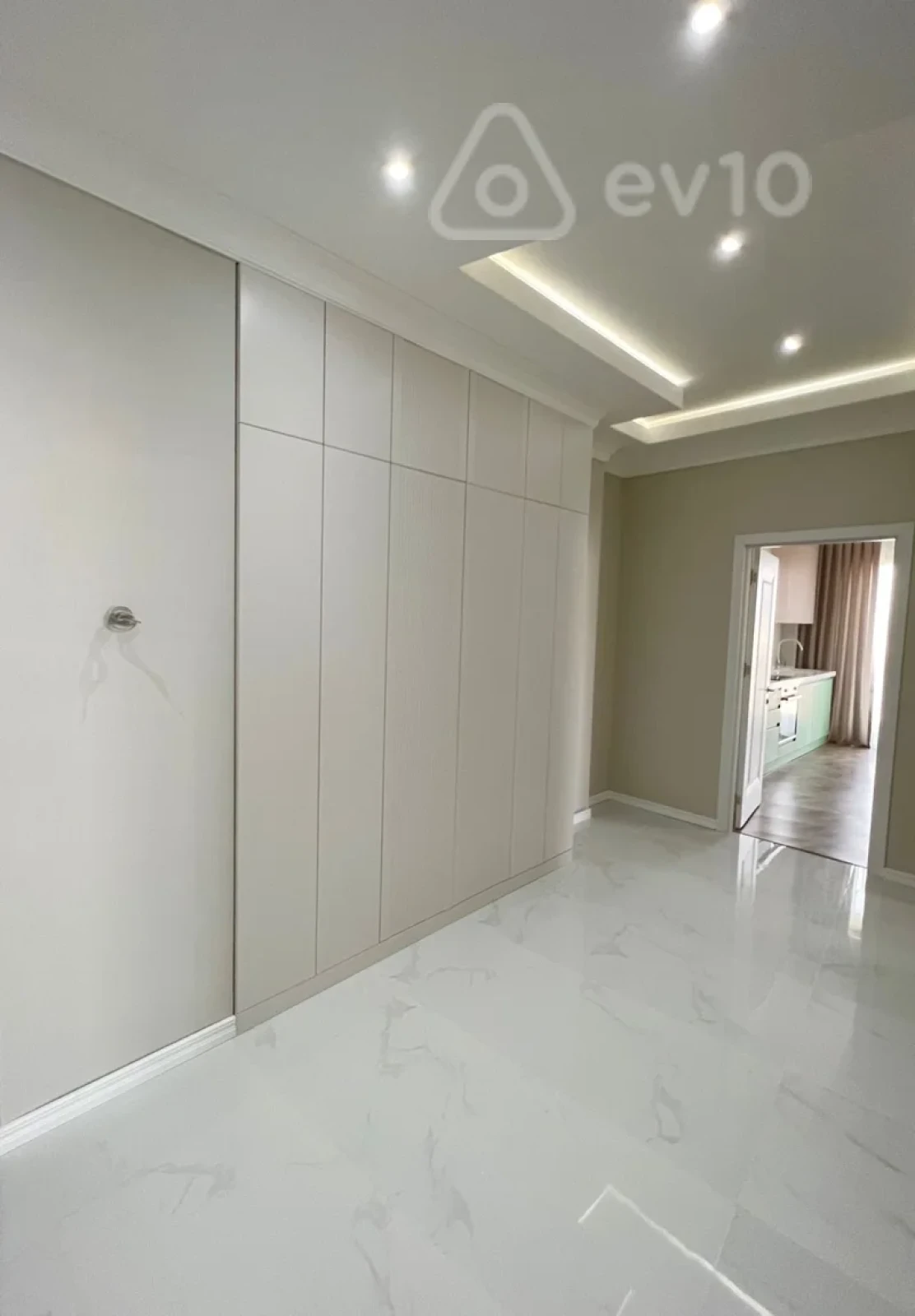 Kirayə verilir 3 otaqlı yeni tikili 105 m²