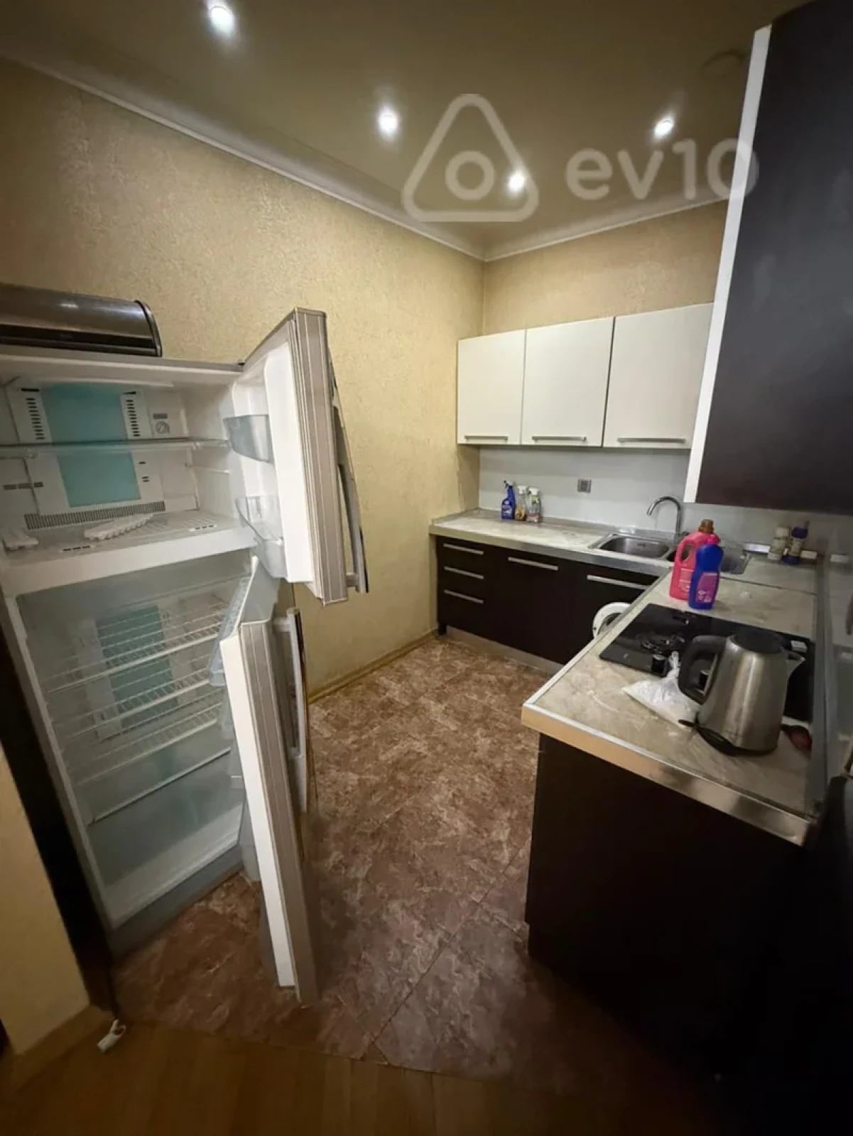 Kirayə verilir 3 otaqlı yeni tikili 97 m²