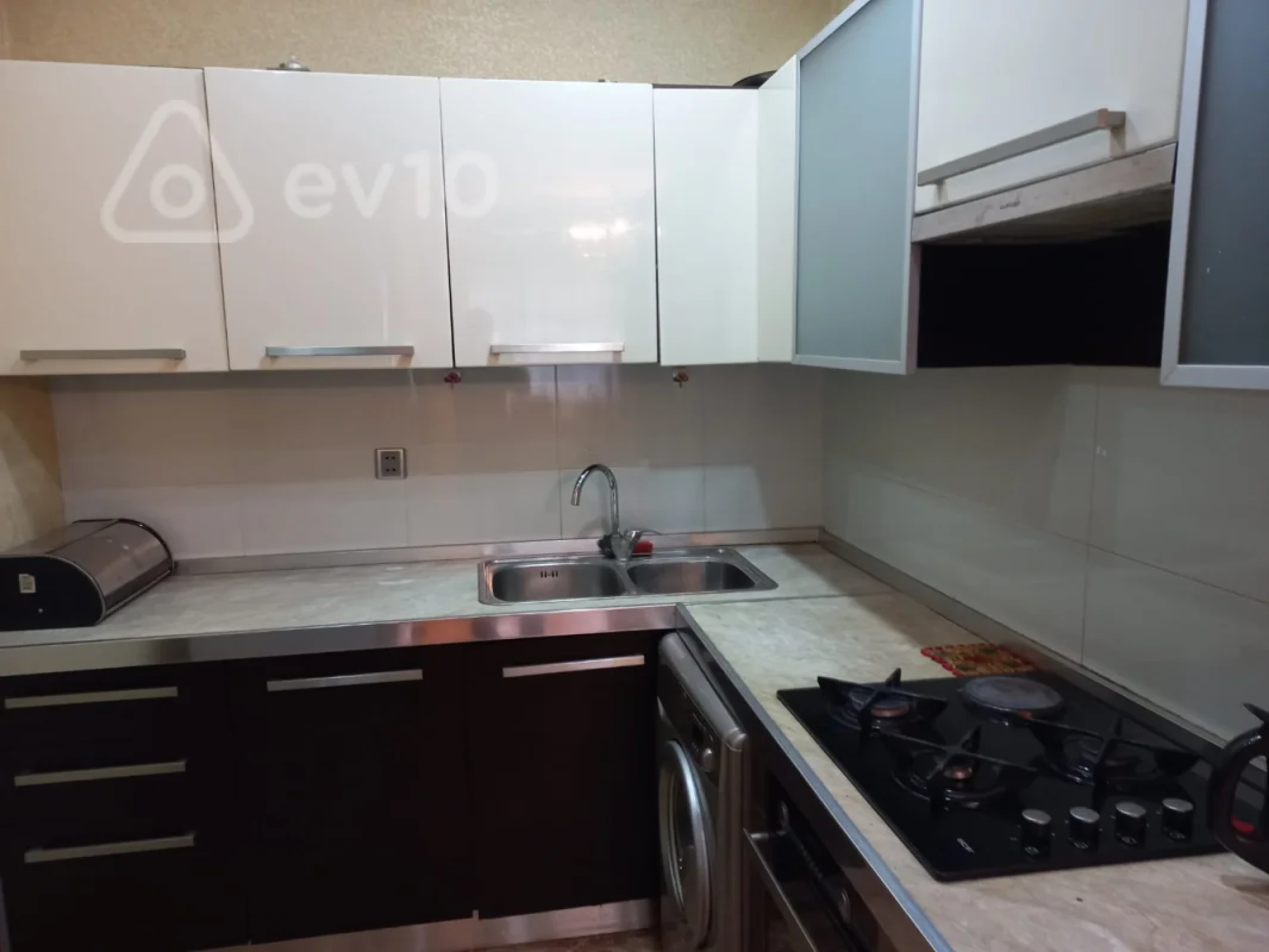 Kirayə verilir 3 otaqlı yeni tikili 97 m²