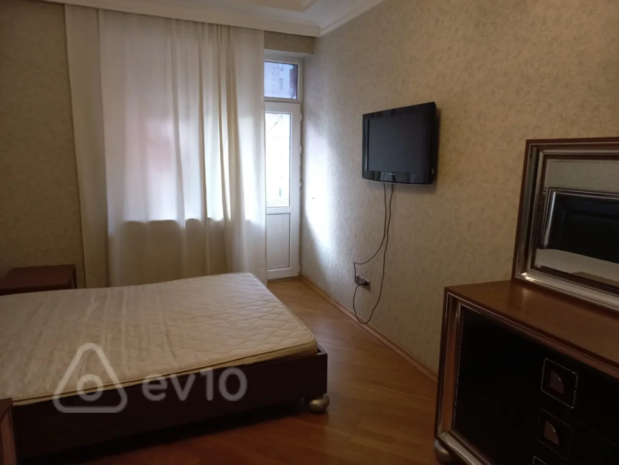 Kirayə verilir 3 otaqlı yeni tikili 97 m²