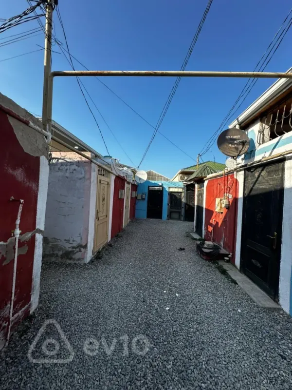 Satılır 3 otaqlı həyət evi 100 m²