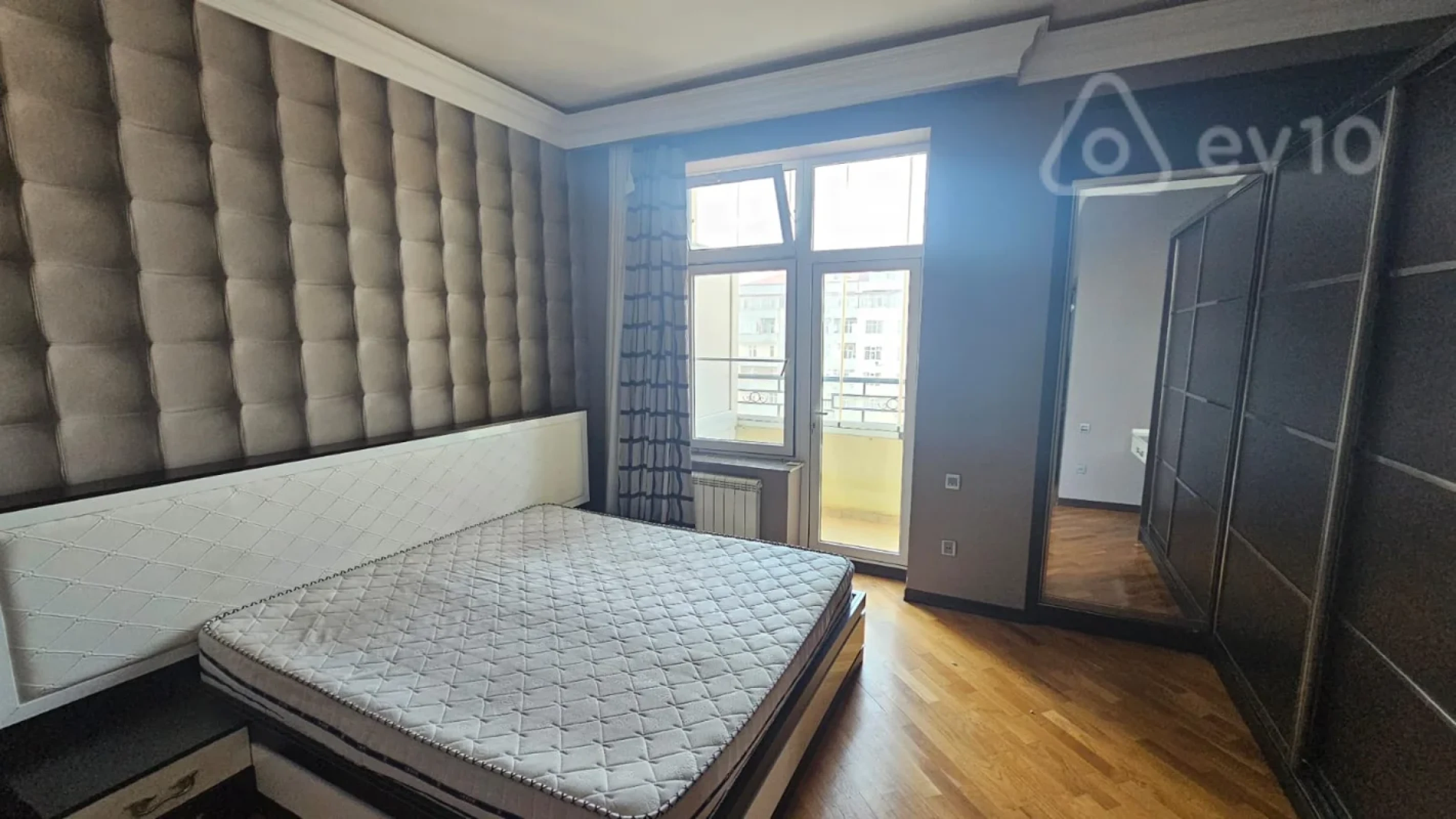 Kirayə verilir 3 otaqlı yeni tikili 155 m²