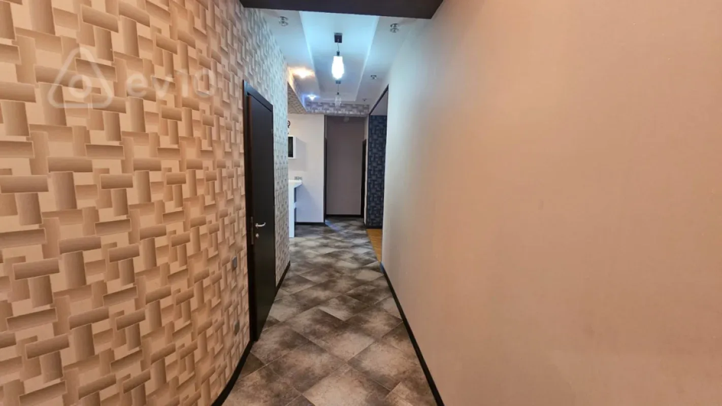 Kirayə verilir 3 otaqlı yeni tikili 155 m²