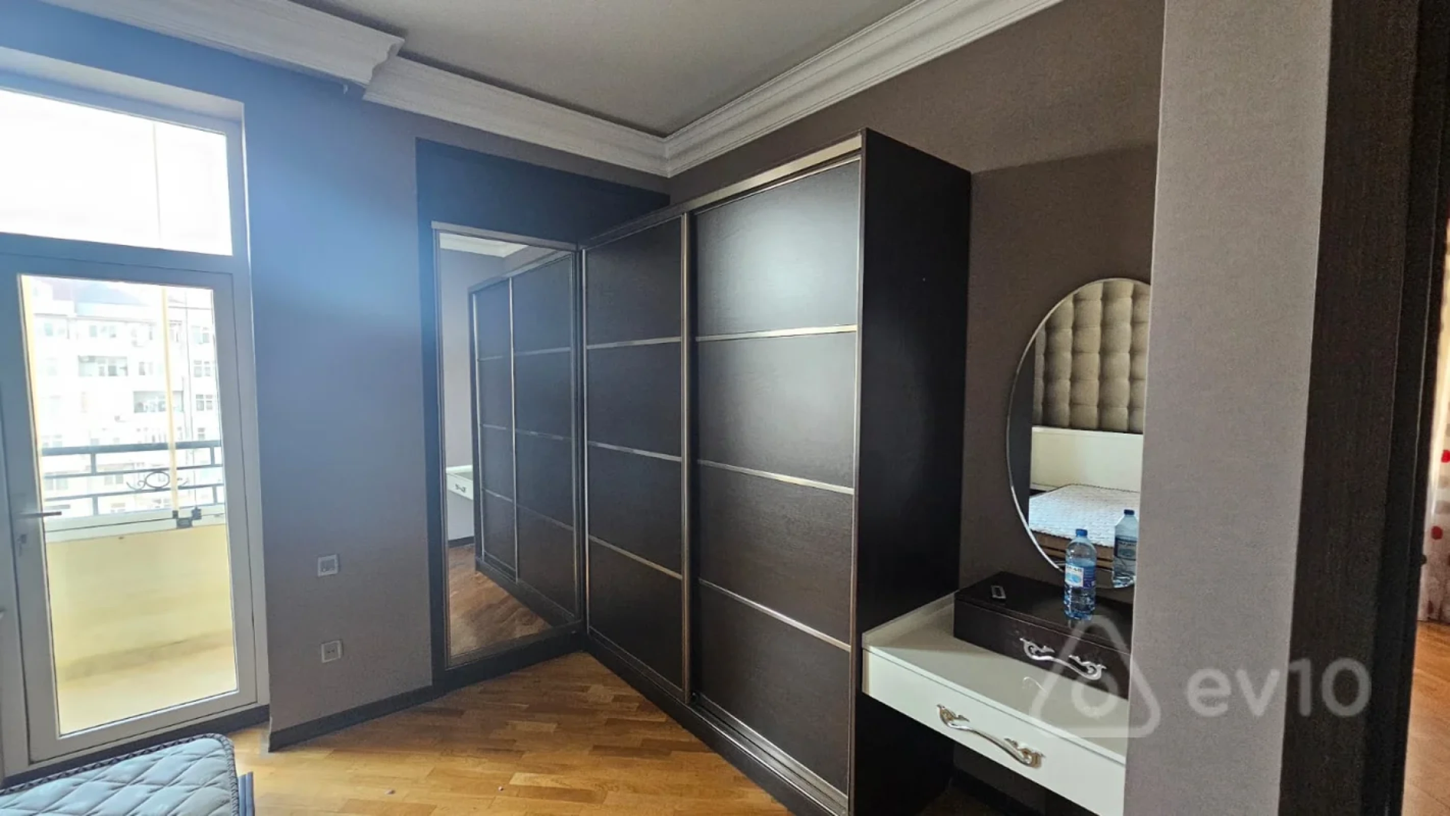 Kirayə verilir 3 otaqlı yeni tikili 155 m²
