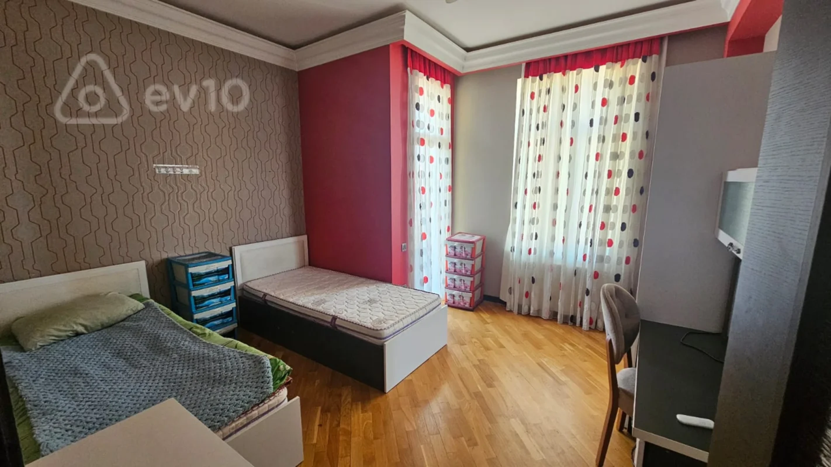 Kirayə verilir 3 otaqlı yeni tikili 155 m²