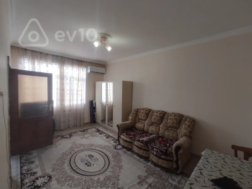 Kirayə verilir 2 otaqlı köhnə tikili 55 m²