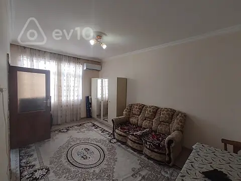 Kirayə verilir 2 otaqlı köhnə tikili 55 m²