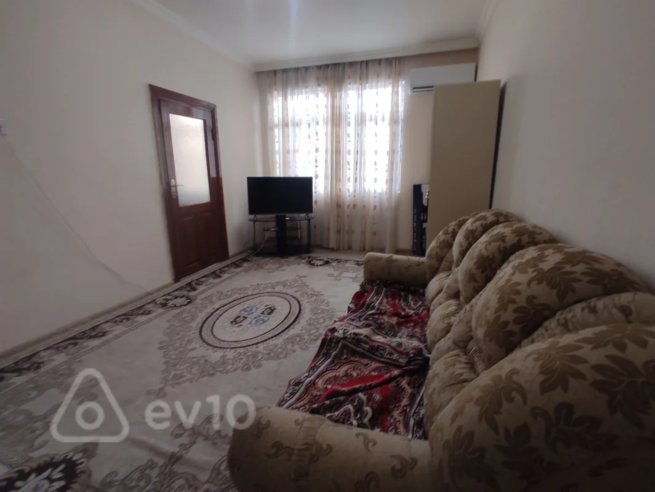 Kirayə verilir 2 otaqlı köhnə tikili 55 m²