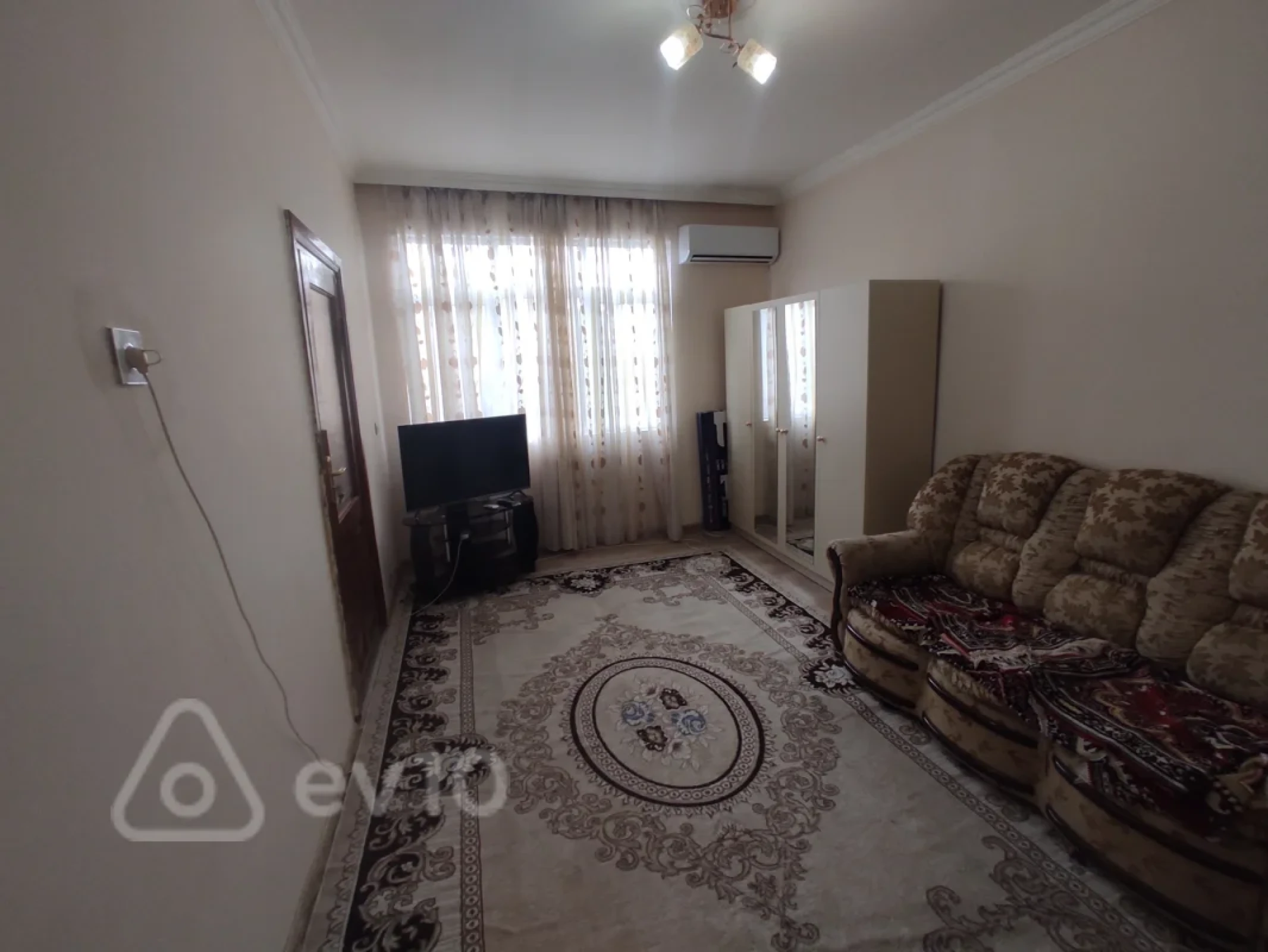 Kirayə verilir 2 otaqlı köhnə tikili 55 m²