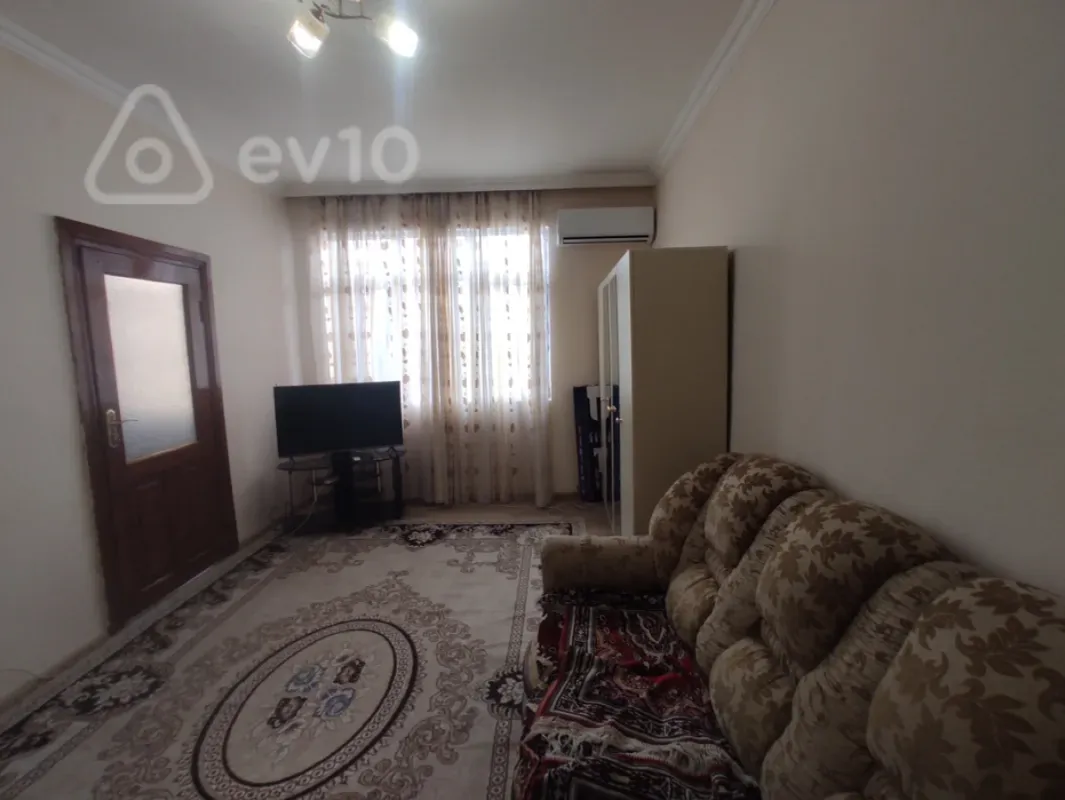 Kirayə verilir 2 otaqlı köhnə tikili 55 m²