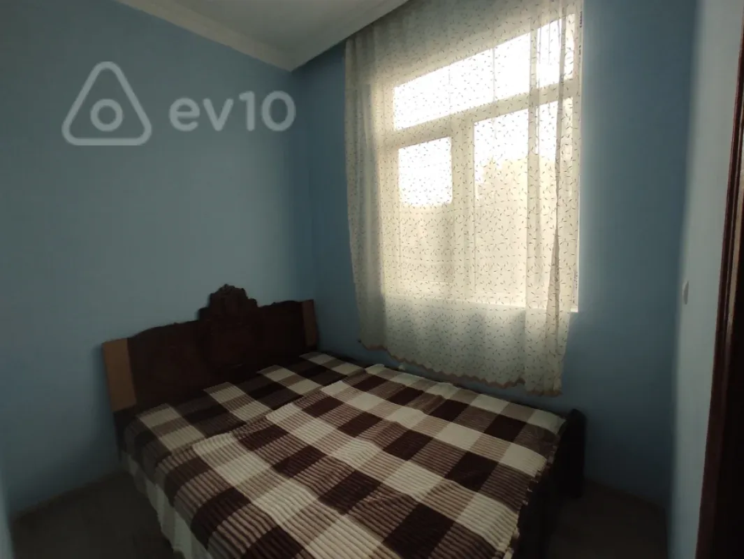 Kirayə verilir 2 otaqlı köhnə tikili 55 m²