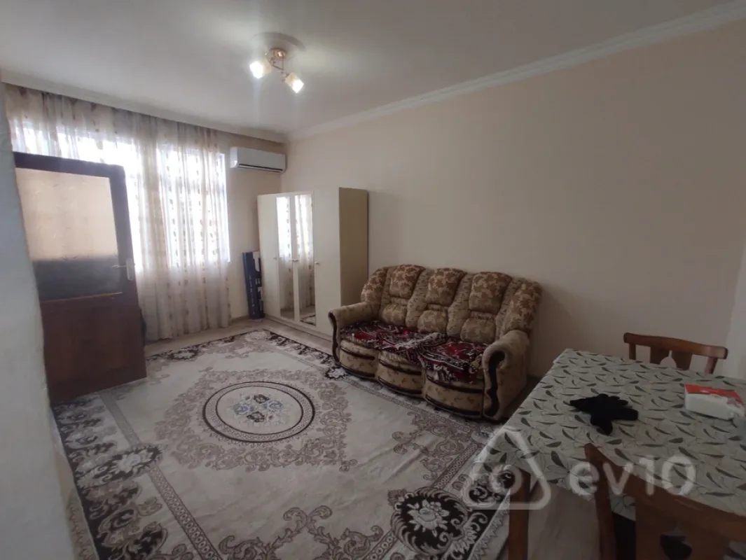 Kirayə verilir 2 otaqlı köhnə tikili 55 m²