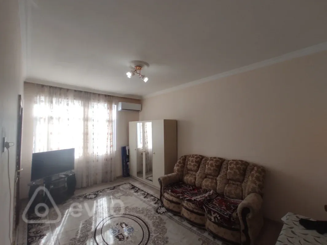 Kirayə verilir 2 otaqlı köhnə tikili 55 m²