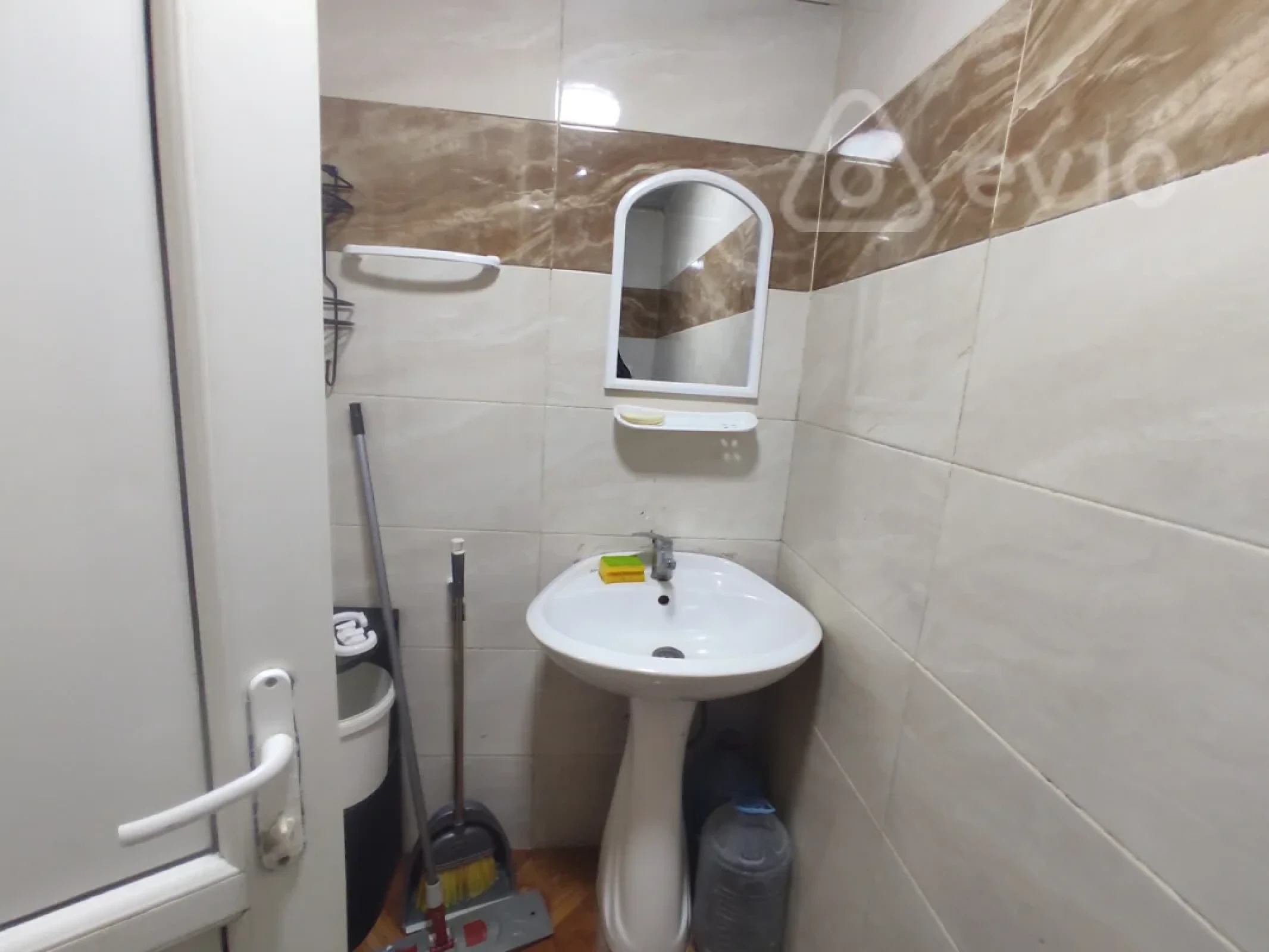 Kirayə verilir 2 otaqlı köhnə tikili 55 m²