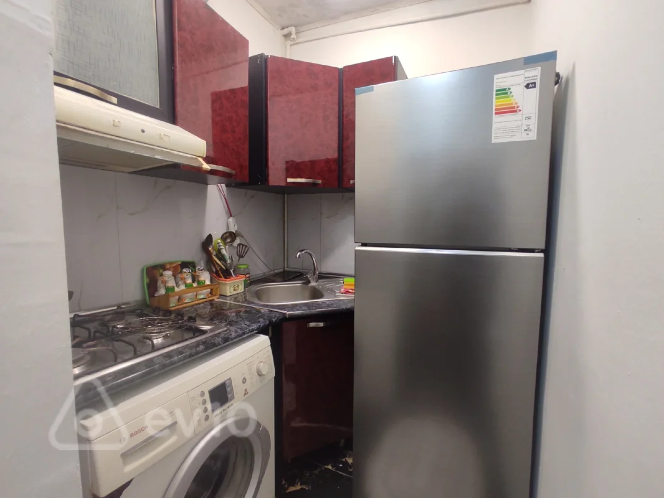 Kirayə verilir 2 otaqlı köhnə tikili 55 m²