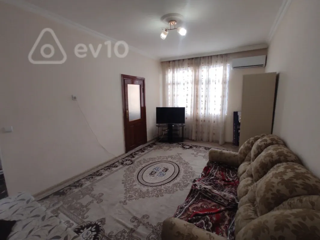 Kirayə verilir 2 otaqlı köhnə tikili 55 m²
