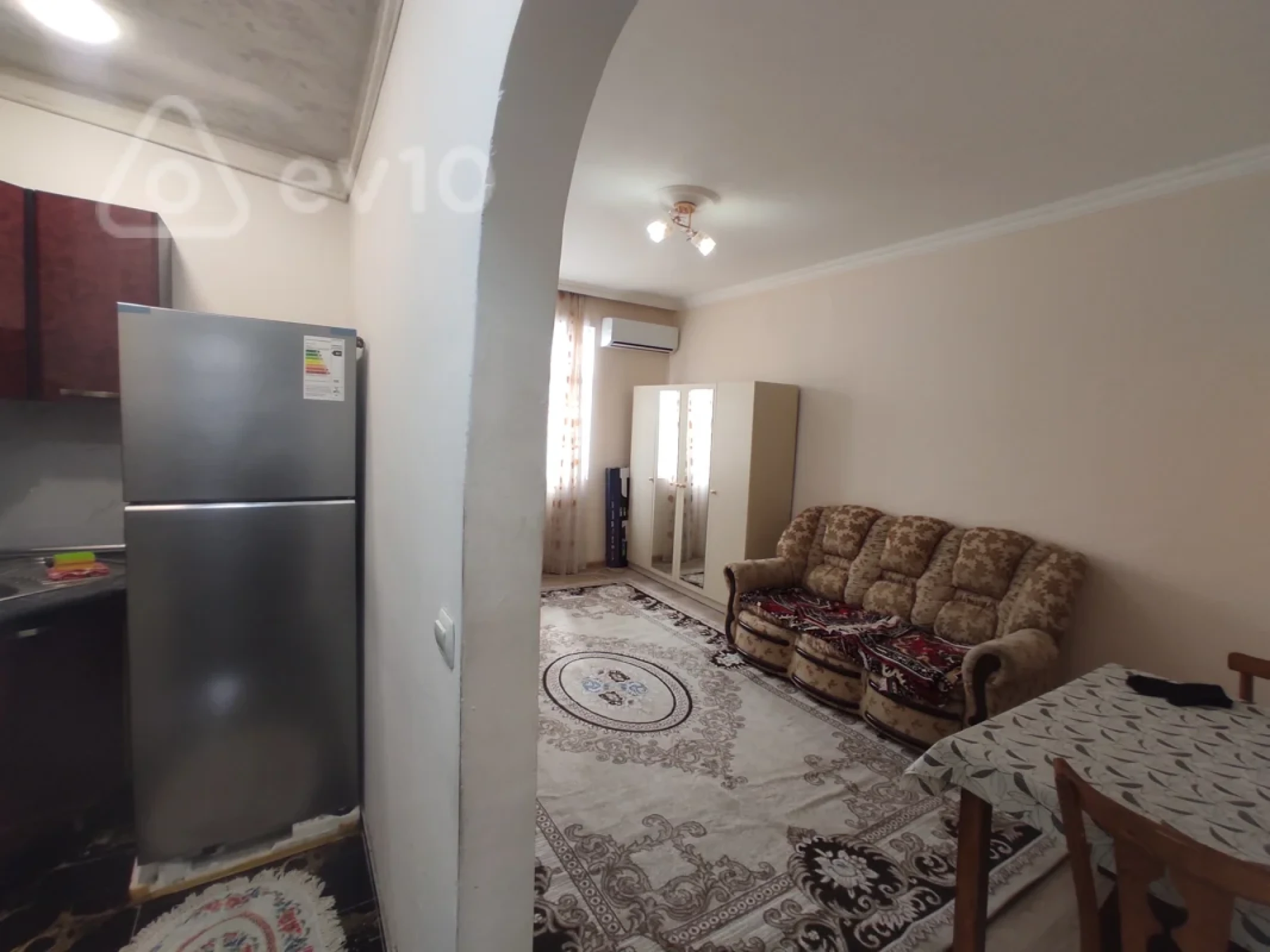 Kirayə verilir 2 otaqlı köhnə tikili 55 m²