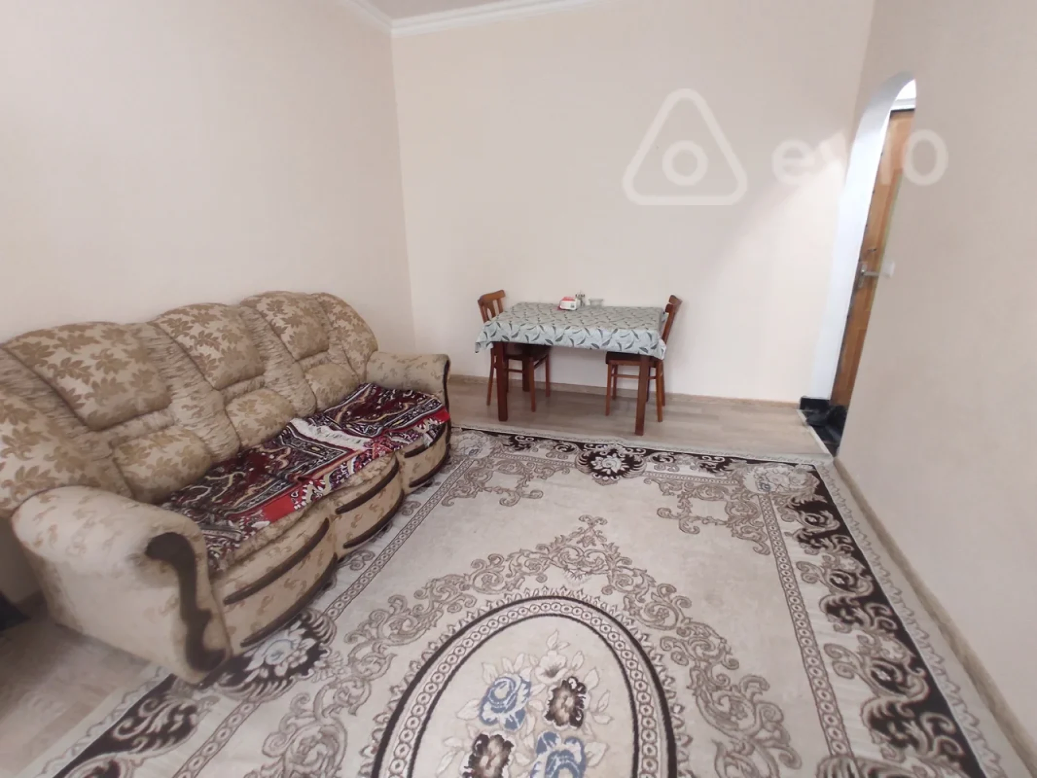 Kirayə verilir 2 otaqlı köhnə tikili 55 m²