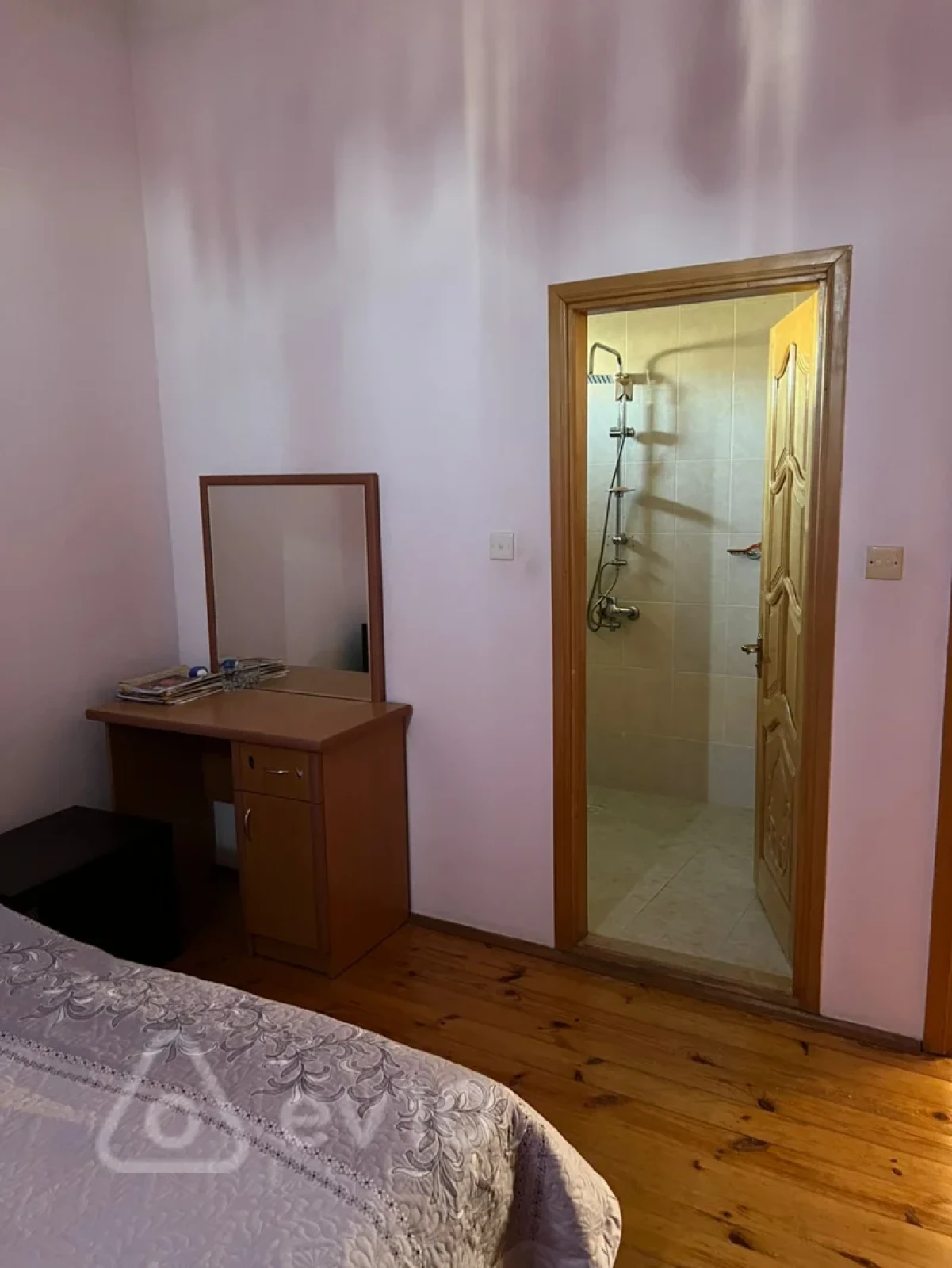 Satılır 7 otaqlı həyət evi 375 m²