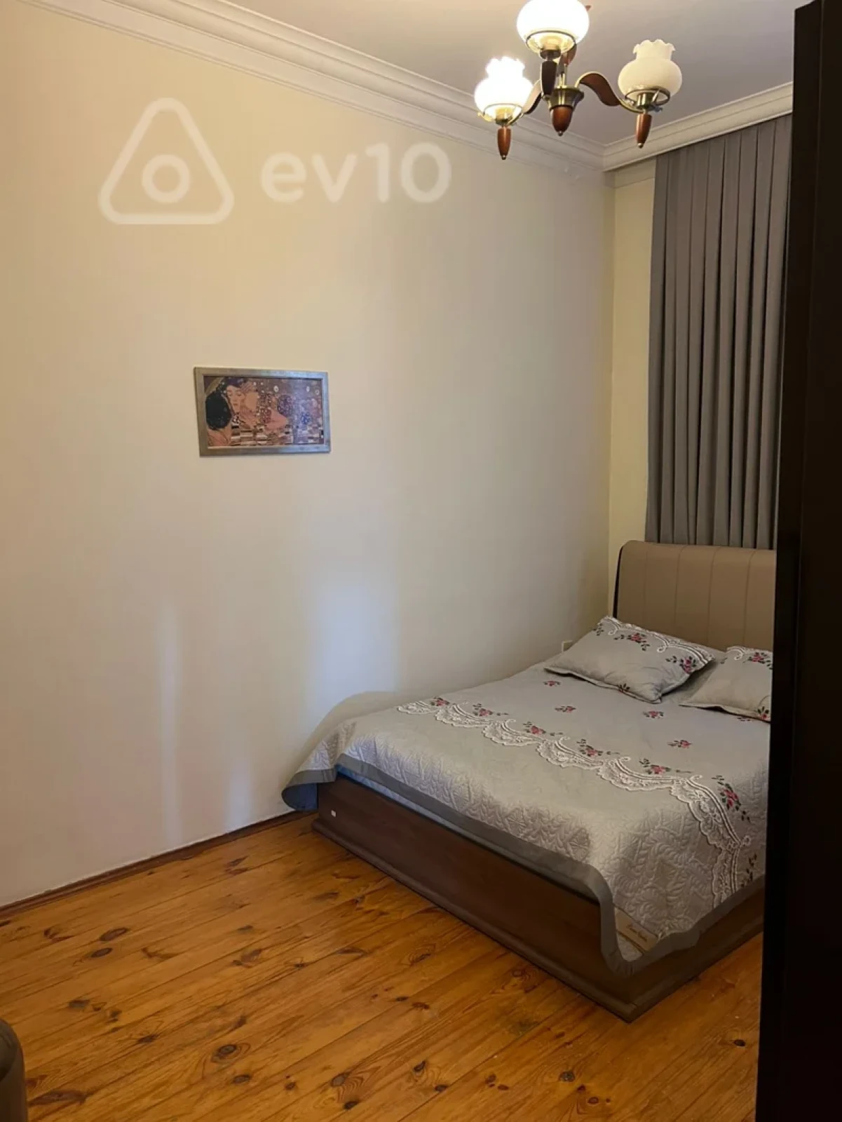 Satılır 7 otaqlı həyət evi 375 m²