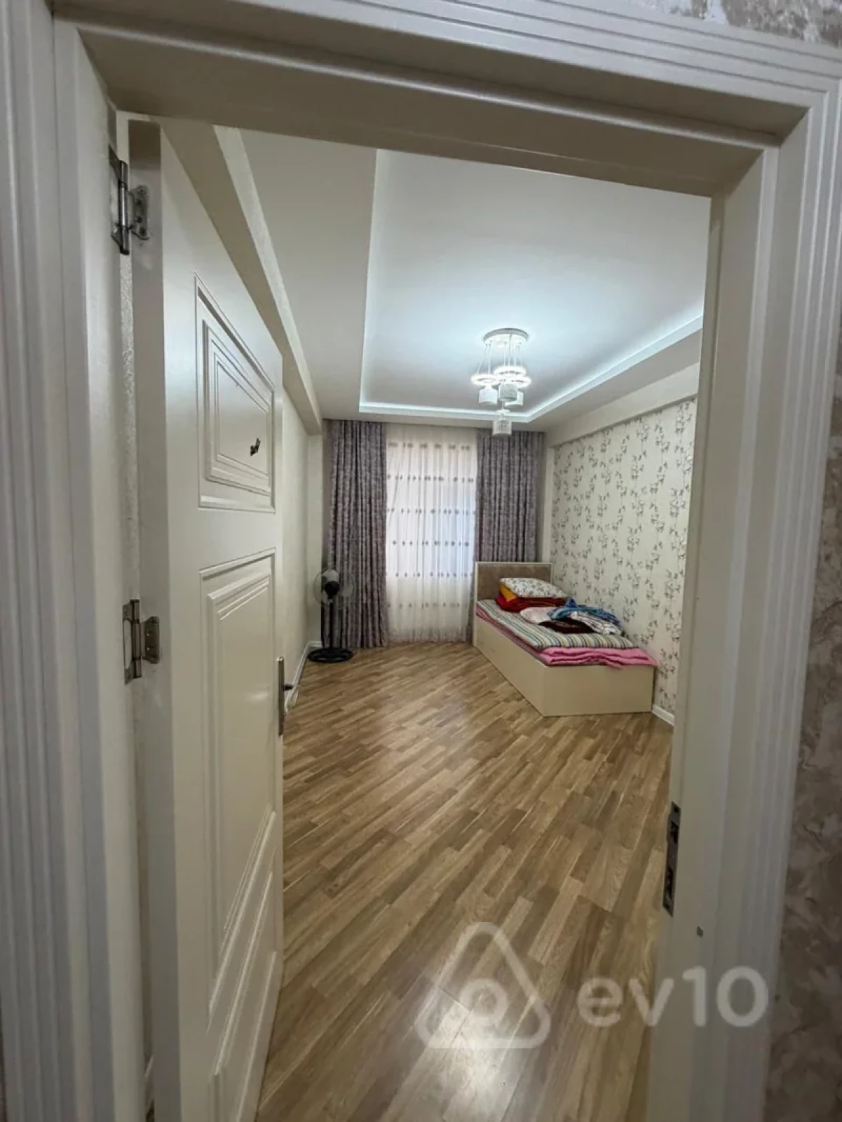 Kirayə verilir 3 otaqlı yeni tikili 120 m²