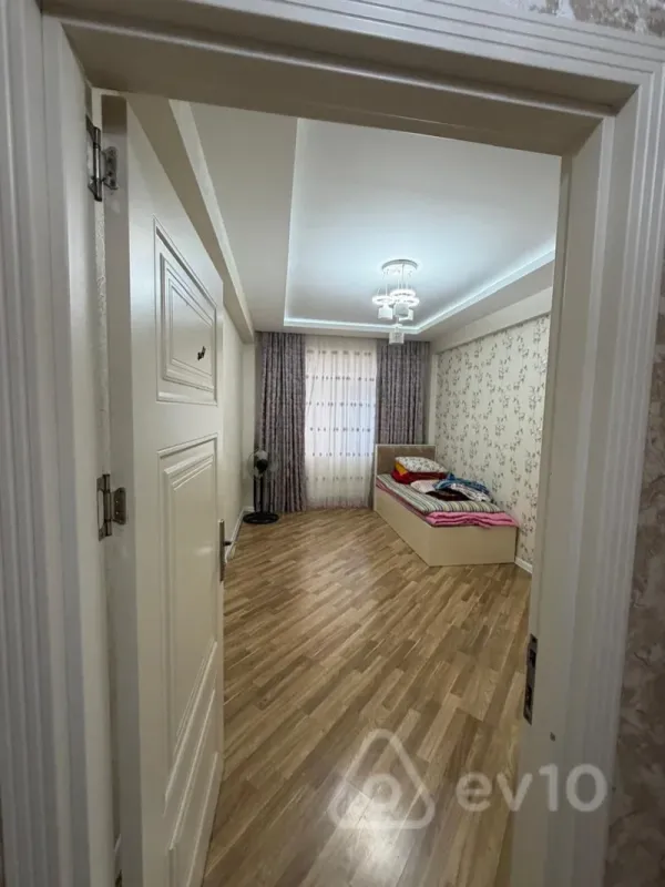 Kirayə verilir 3 otaqlı yeni tikili 120 m²