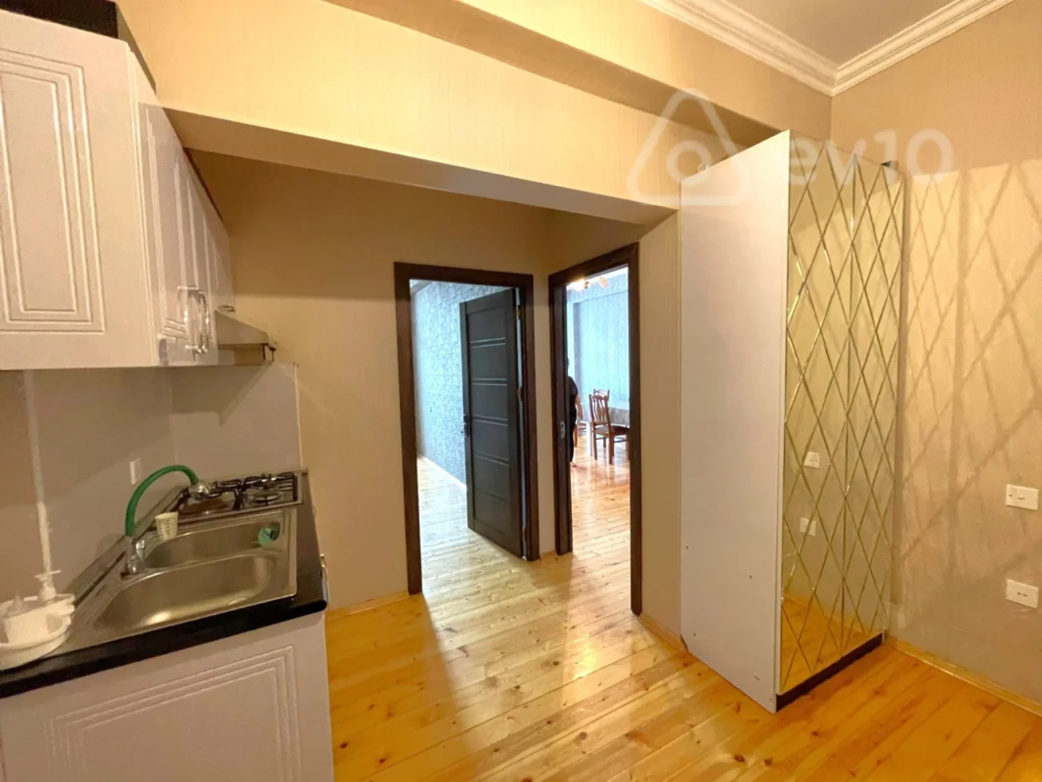 Kirayə verilir 2 otaqlı yeni tikili 70 m²