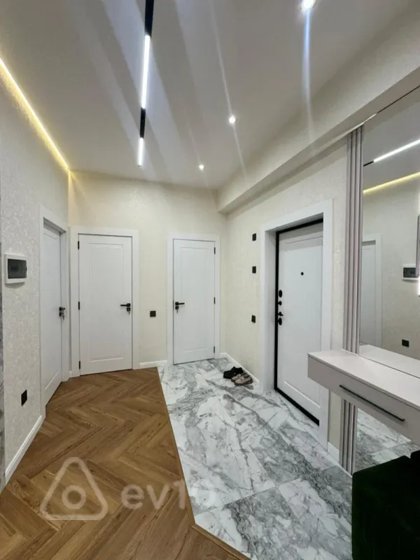 Satılır 2 otaqlı yeni tikili 81 m²
