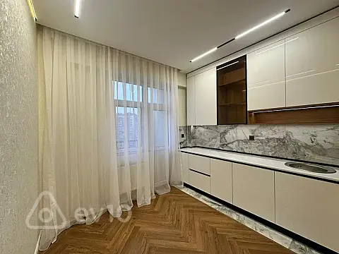 Satılır 2 otaqlı yeni tikili 81 m²