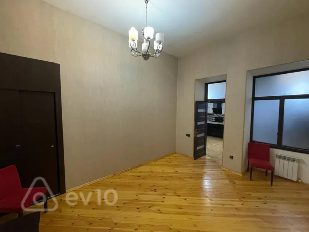 Kirayə verilir 3 otaqlı ofis 80 m²