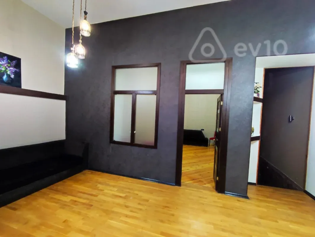 Kirayə verilir 3 otaqlı ofis 80 m²