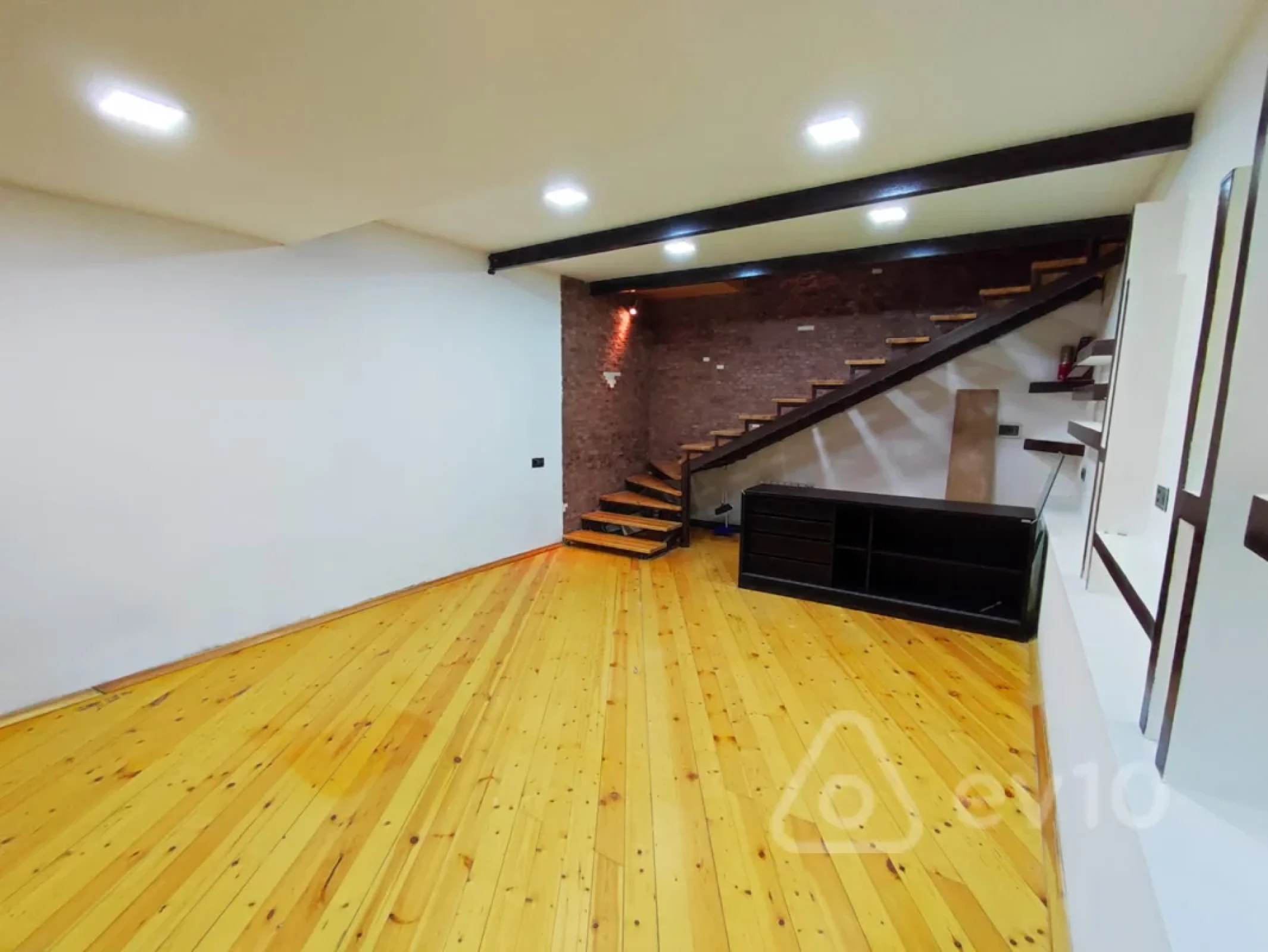 Kirayə verilir 3 otaqlı ofis 80 m²