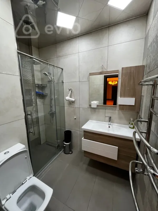 Kirayə verilir 3 otaqlı yeni tikili 158 m²