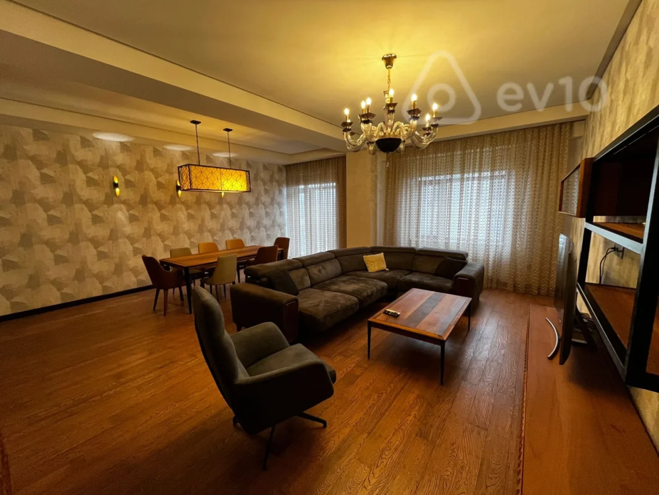 Kirayə verilir 3 otaqlı yeni tikili 158 m²