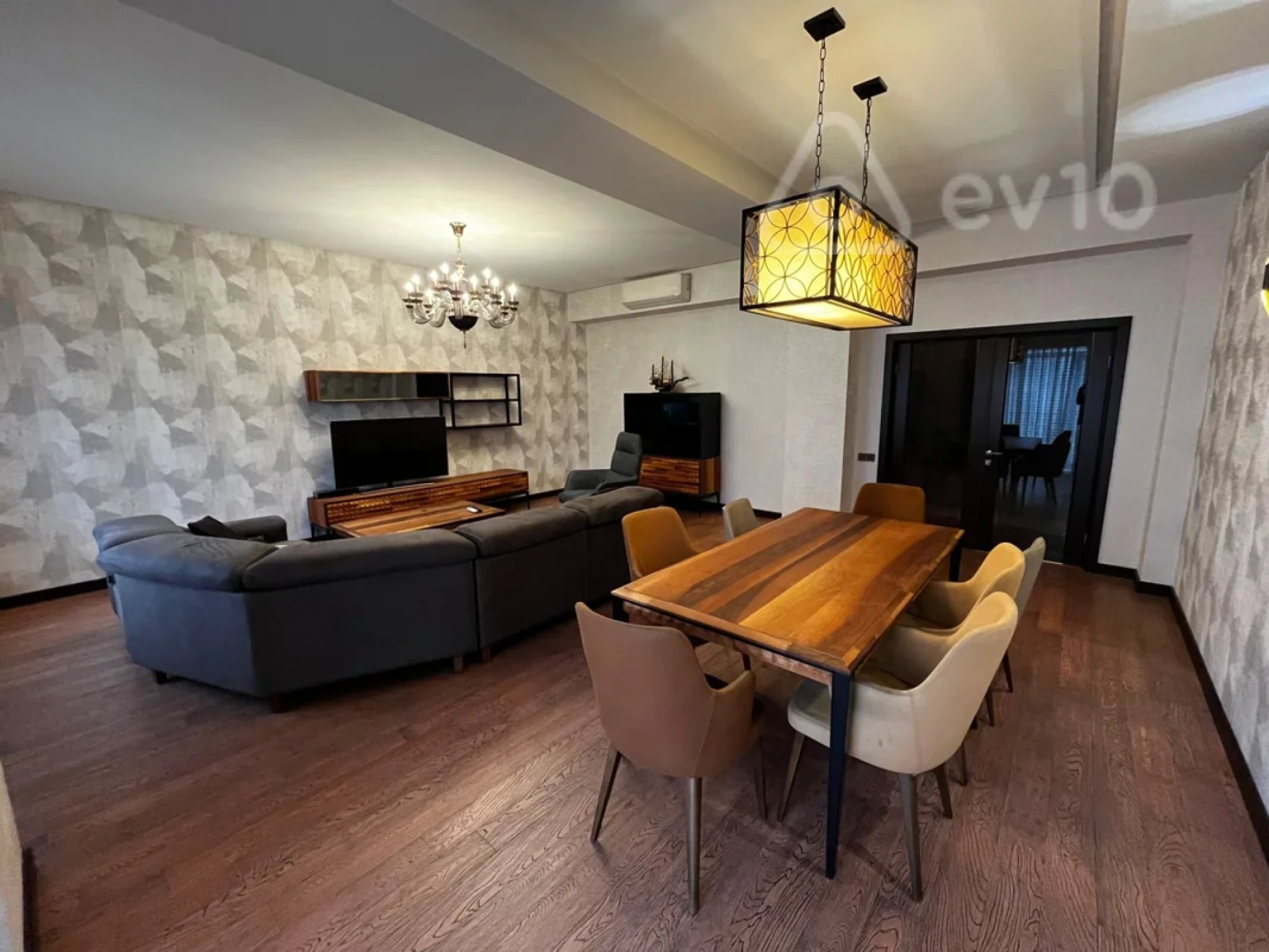 Kirayə verilir 3 otaqlı yeni tikili 158 m²