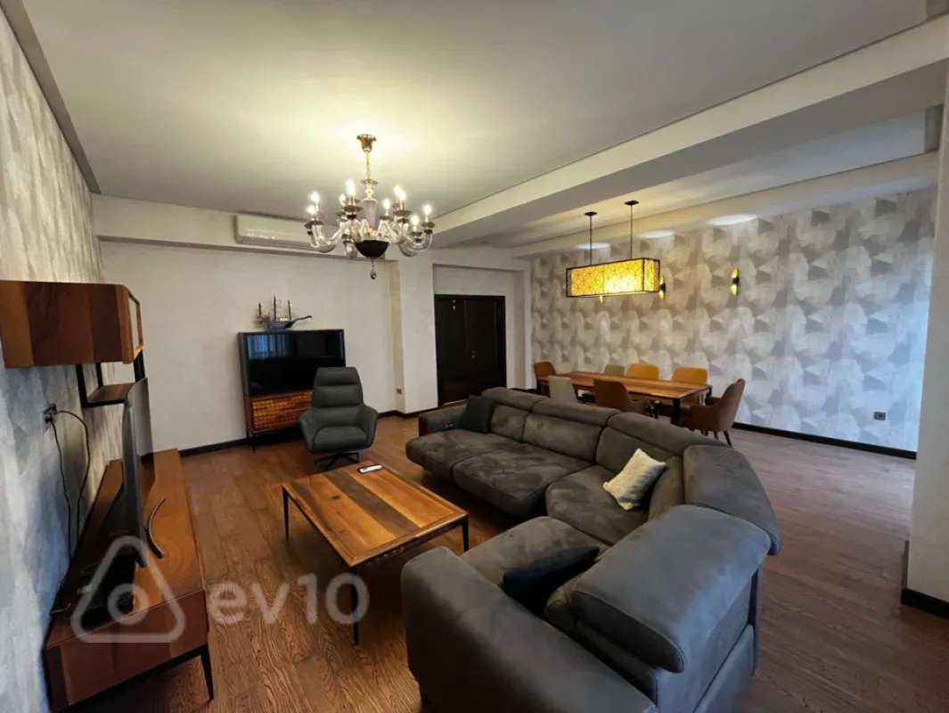 Kirayə verilir 3 otaqlı yeni tikili 158 m²